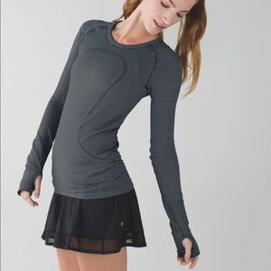 Rare lululemon black and white striped Swiftly